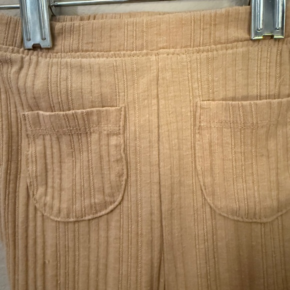 Old Navy Leggings Bellbottom Tan 12-18M - Picture 5 of 5